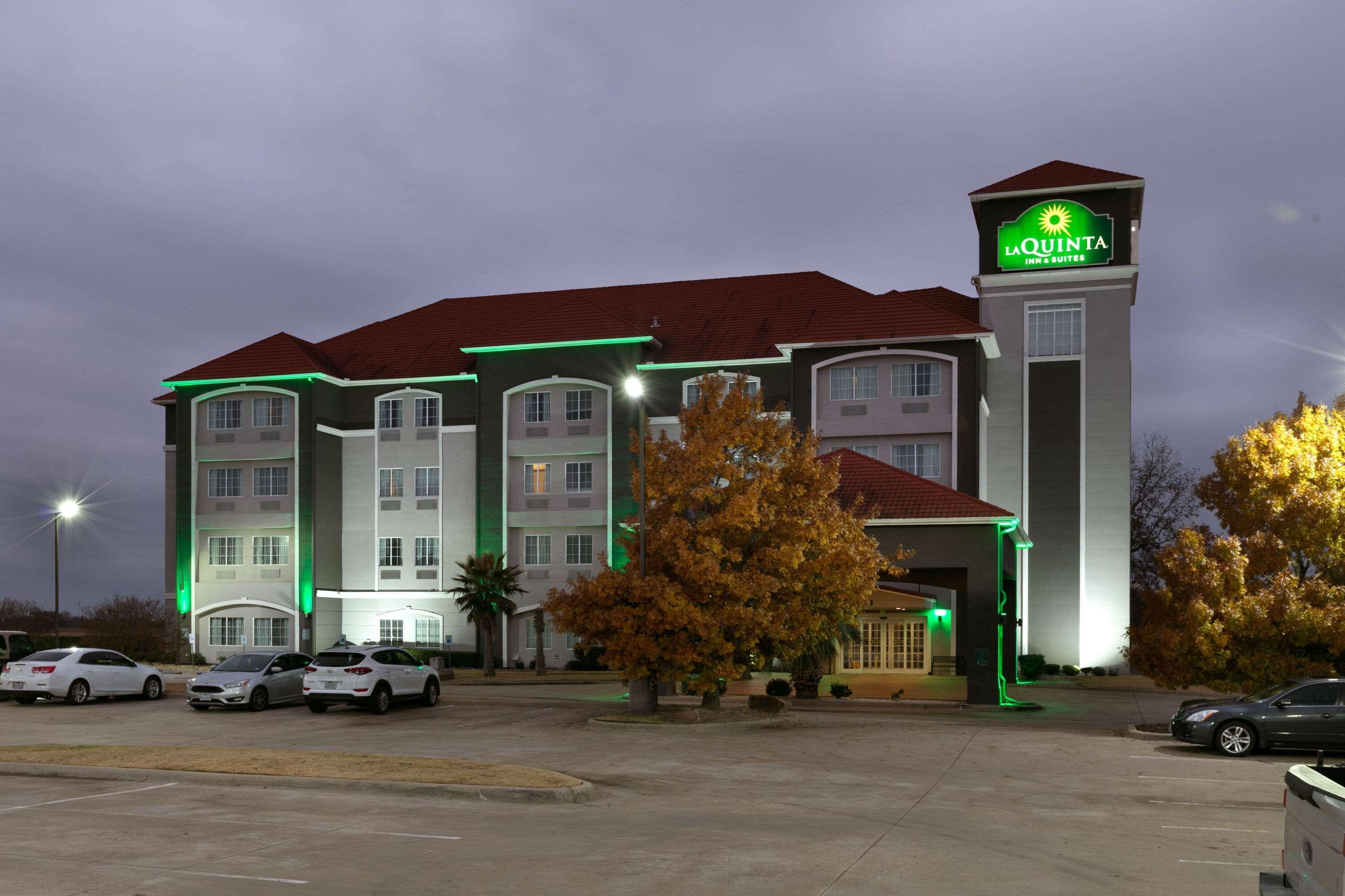Готель La Quinta By Wyndham Lindale Екстер'єр фото